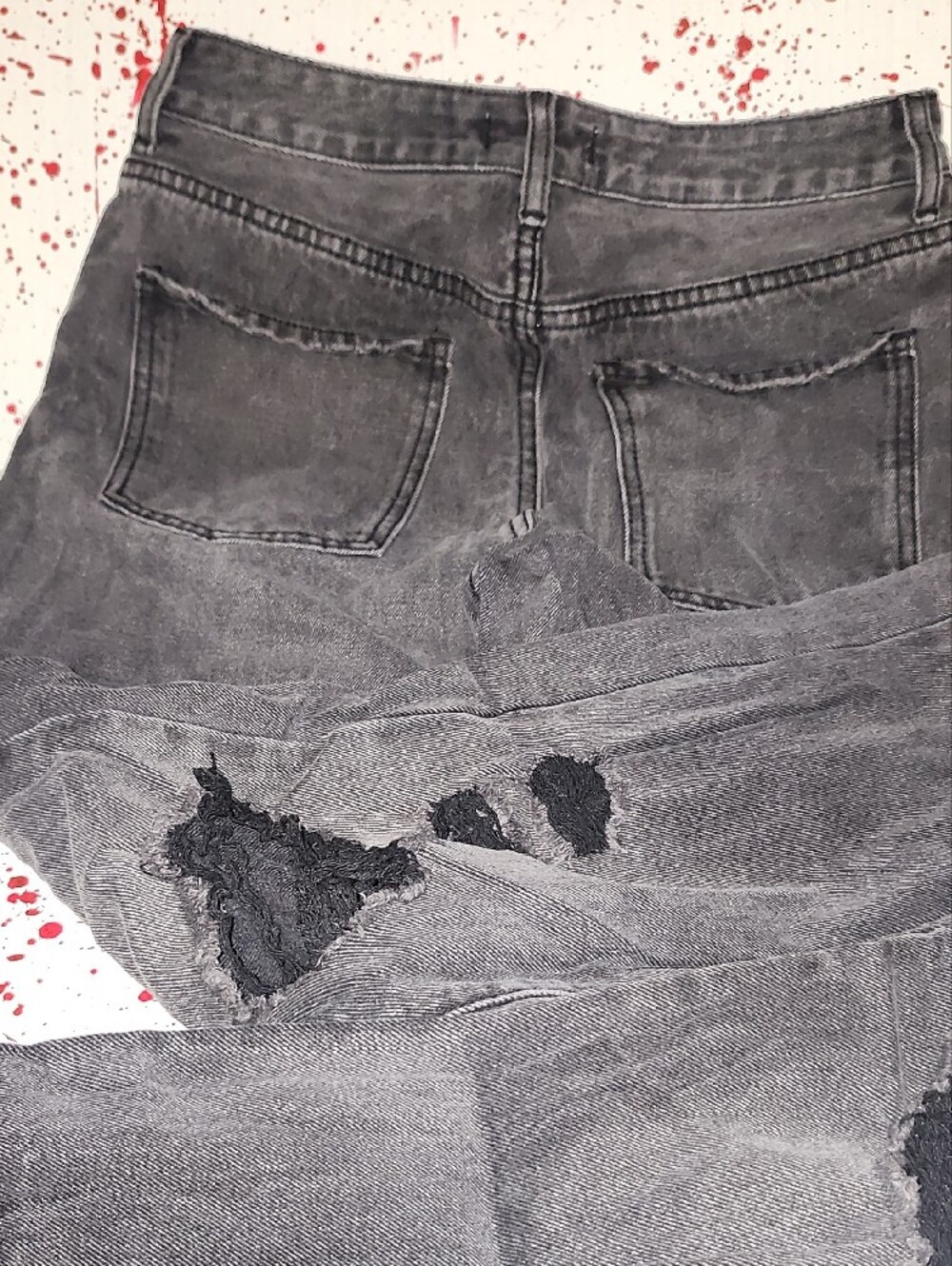 Forever 21 Men's Black Washed Ripped Straight Jeans - Picture 5 of 5